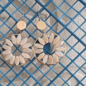 Elegant Cream and Gold Earrings